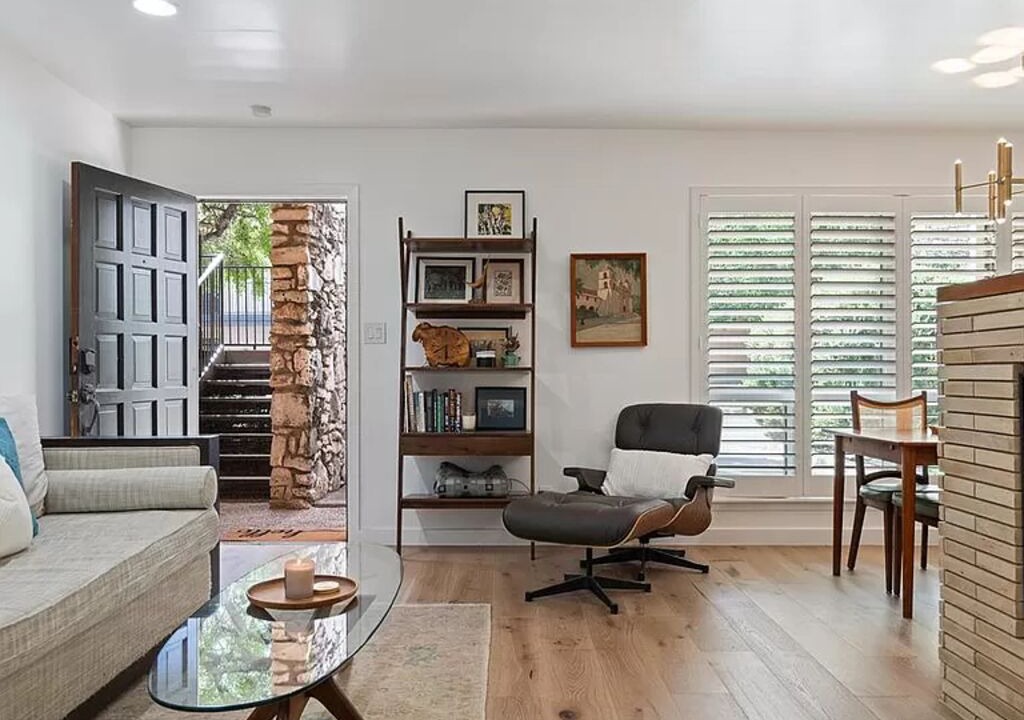 Photo of Livingroom in Travis Heights