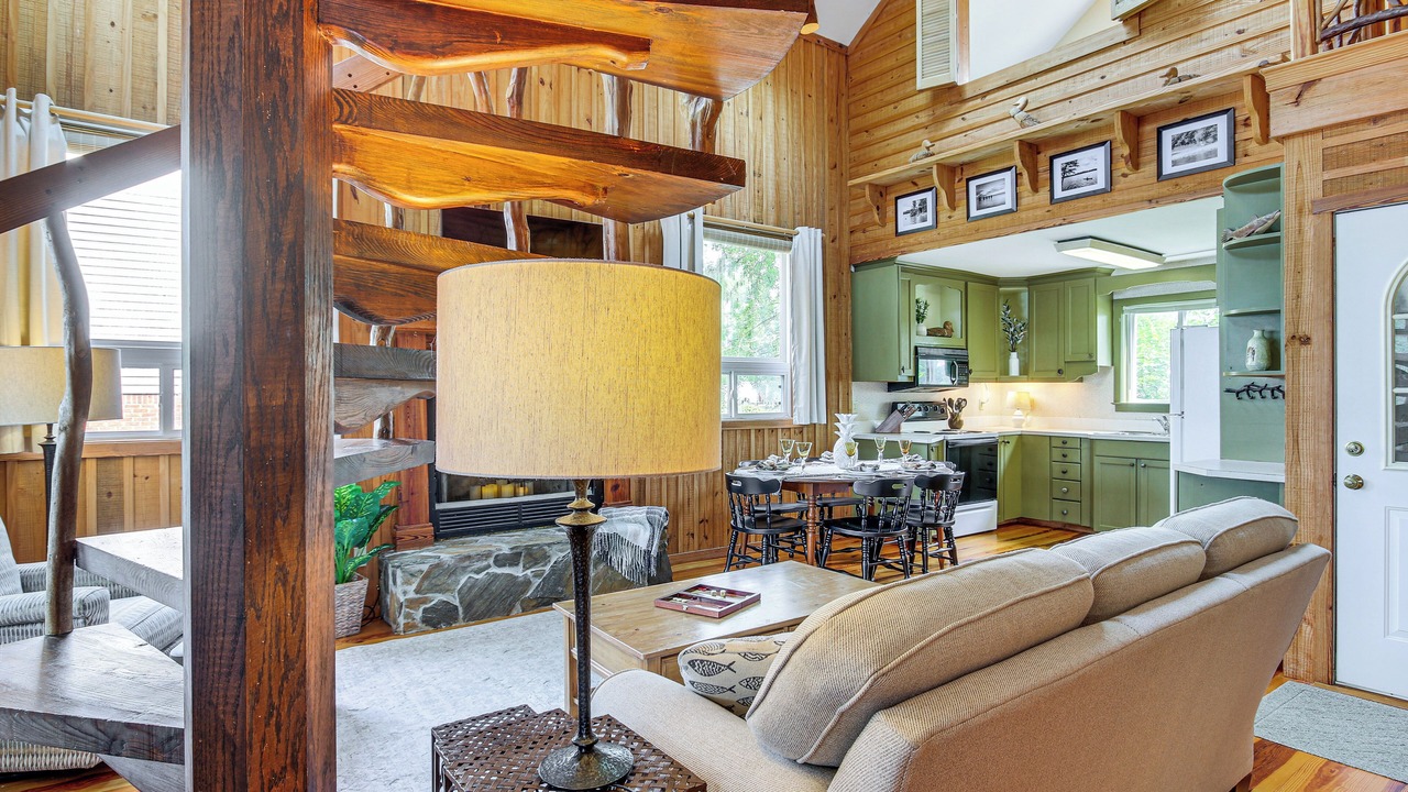 Photo of Livingroom in Newberry Shores