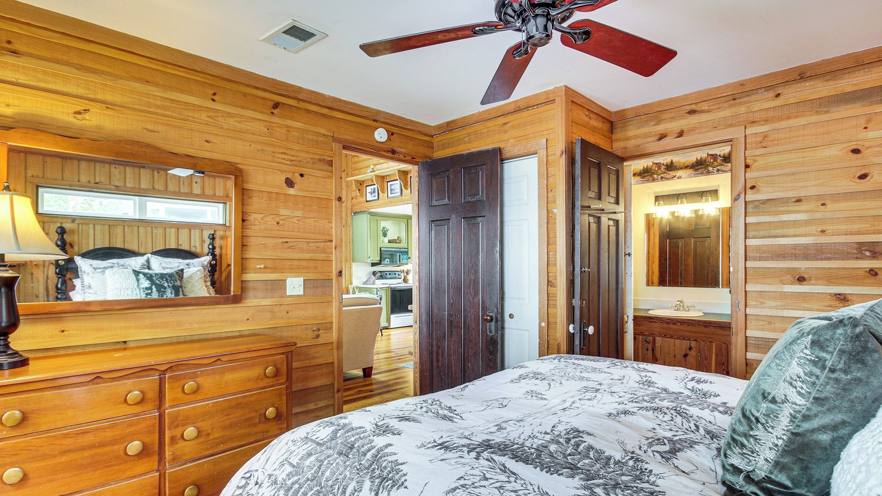 Photo of Bedroom in Newberry Shores