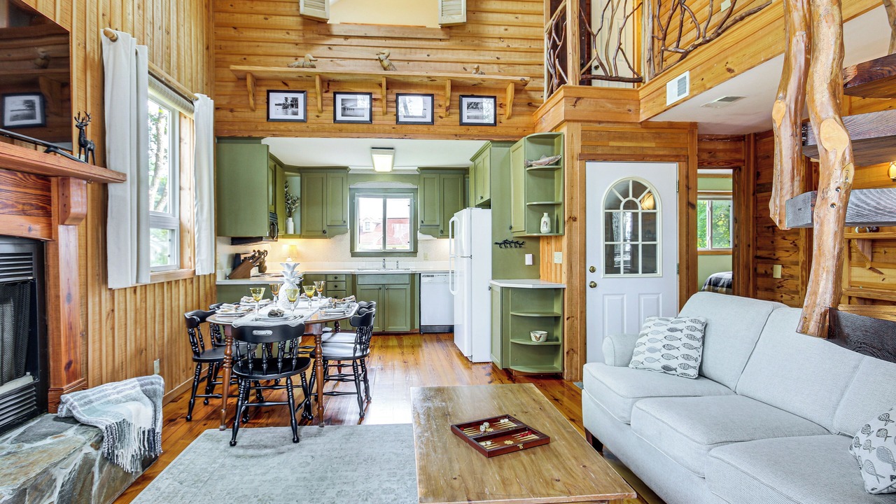 Photo of Livingroom in Newberry Shores