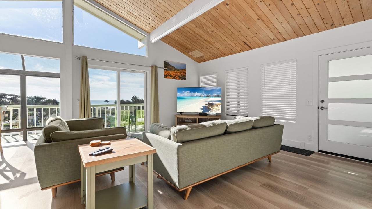 Photo of Livingroom in Moss Beach