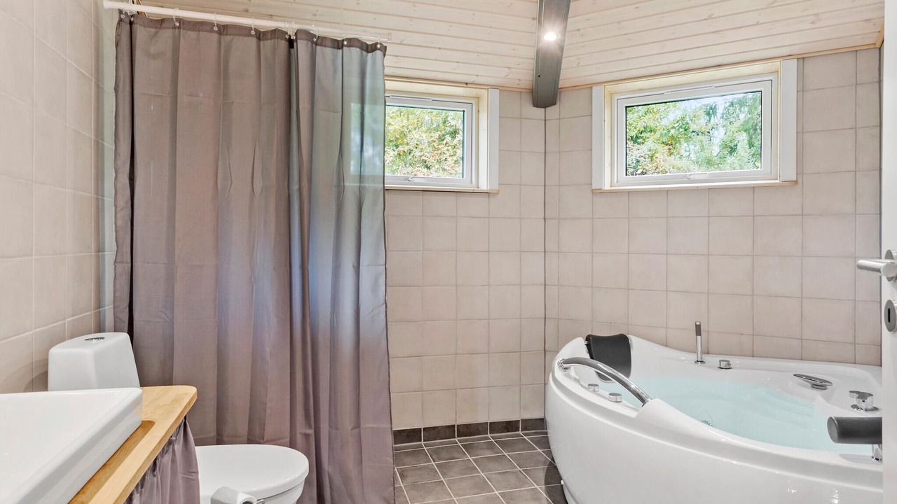 Photo of Bathroom in Bog By