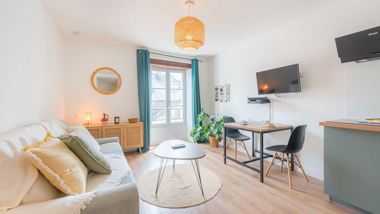 Photo of Livingroom in Madeleine-Champ de Mars