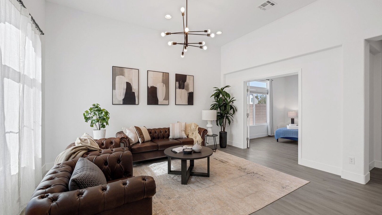 Photo of Livingroom in Enterprise