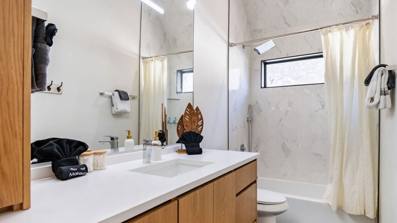 Photo of Bathroom in Govalle