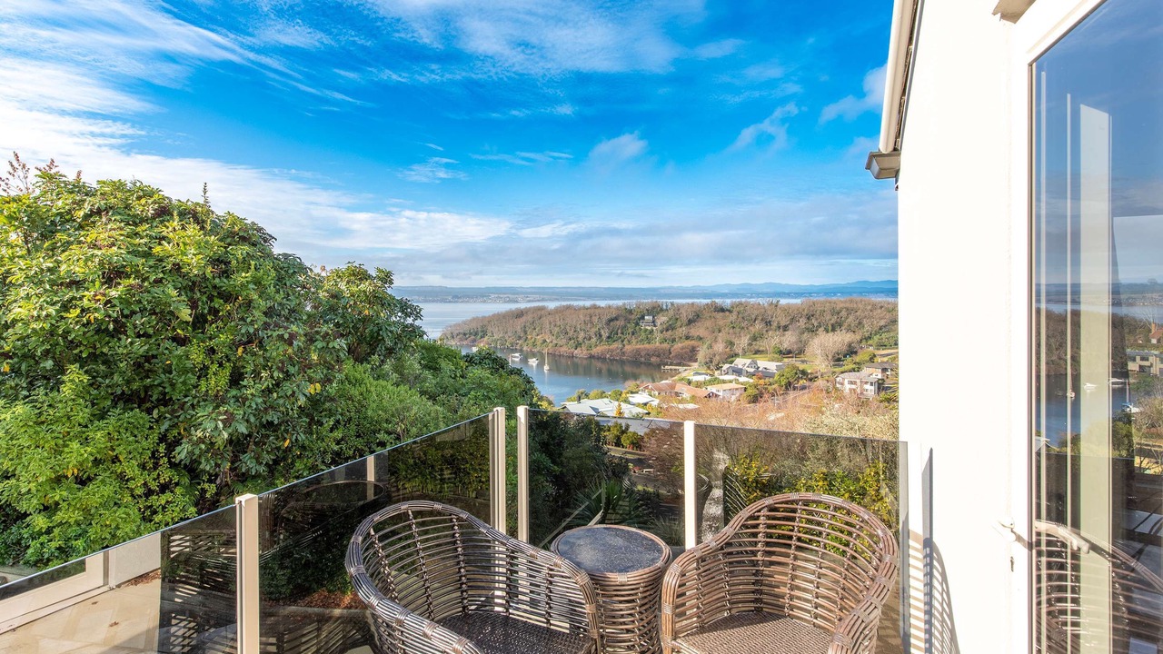 Photo of Outdoor in Acacia Bay