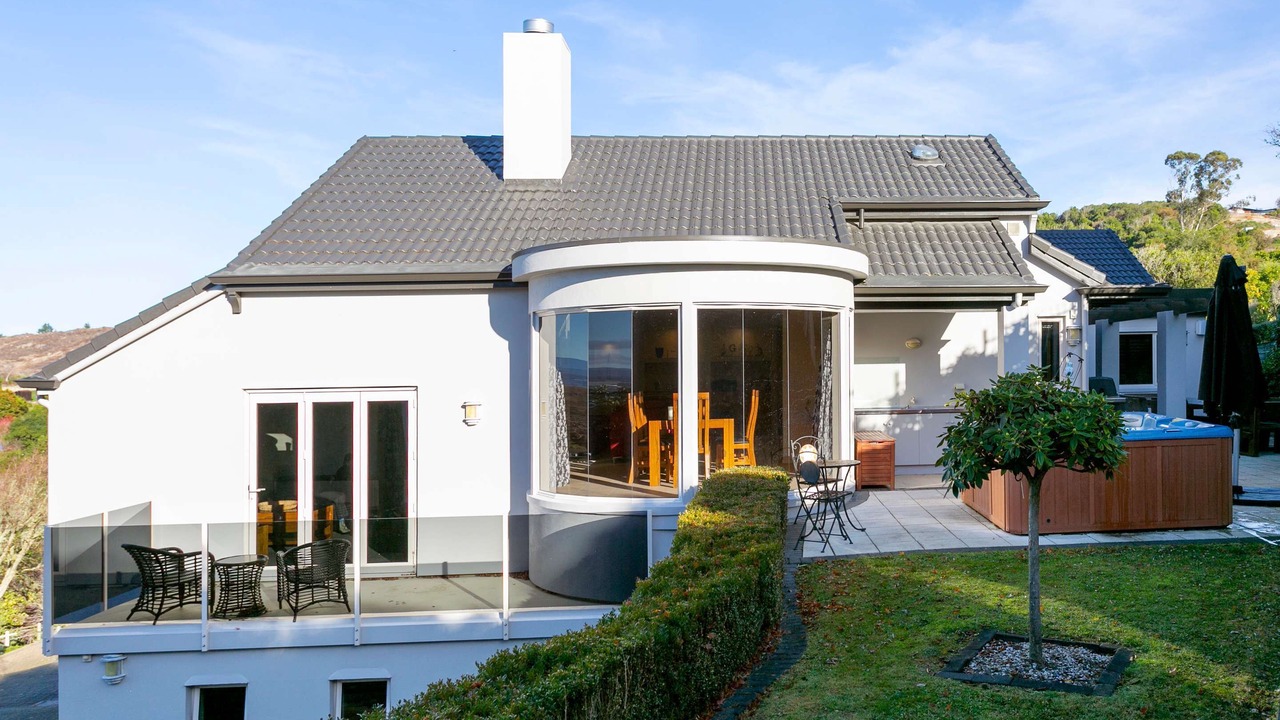 Photo of Patio Balcony in Acacia Bay