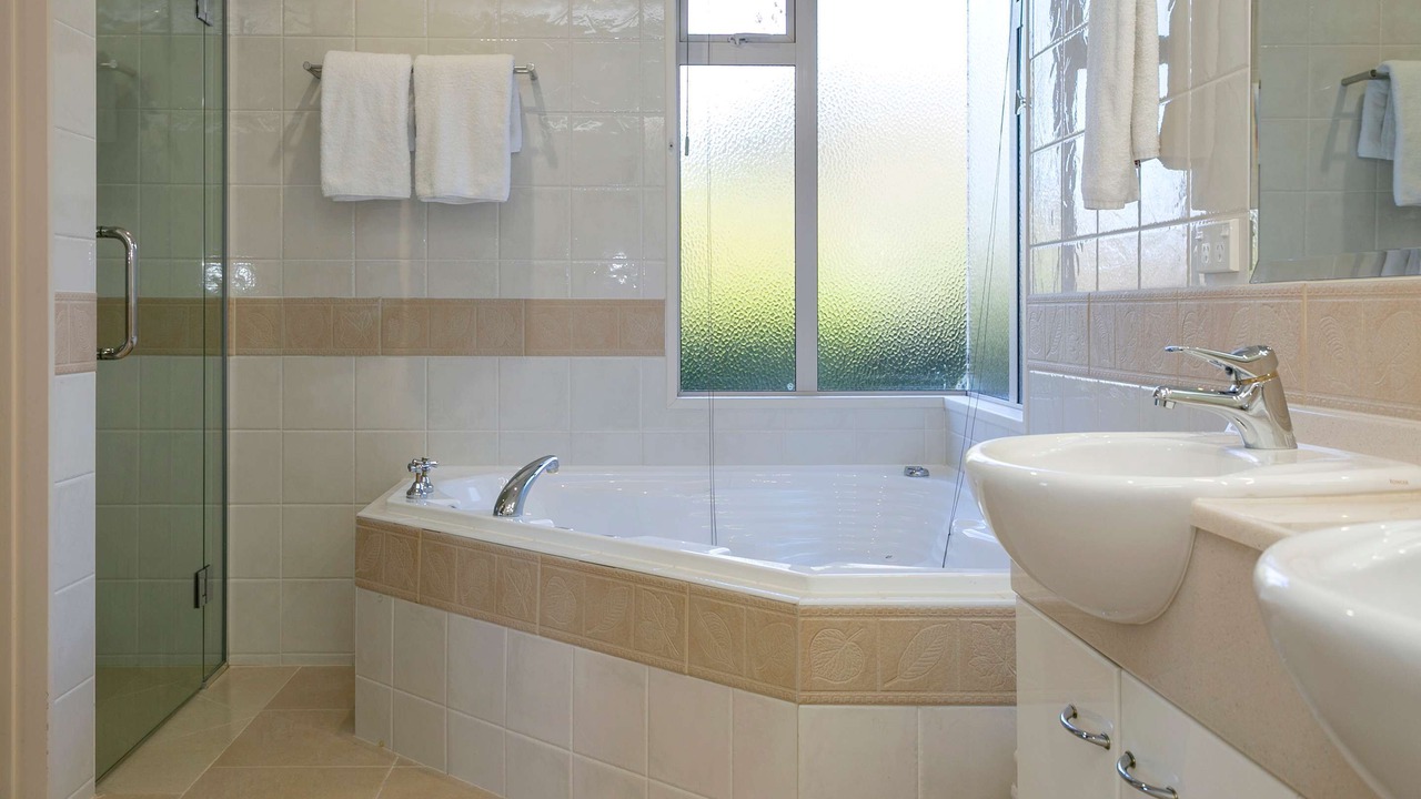 Photo of Bathroom in Acacia Bay