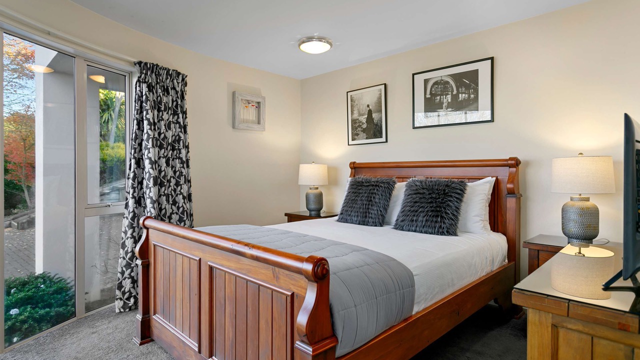 Photo of Bedroom in Acacia Bay