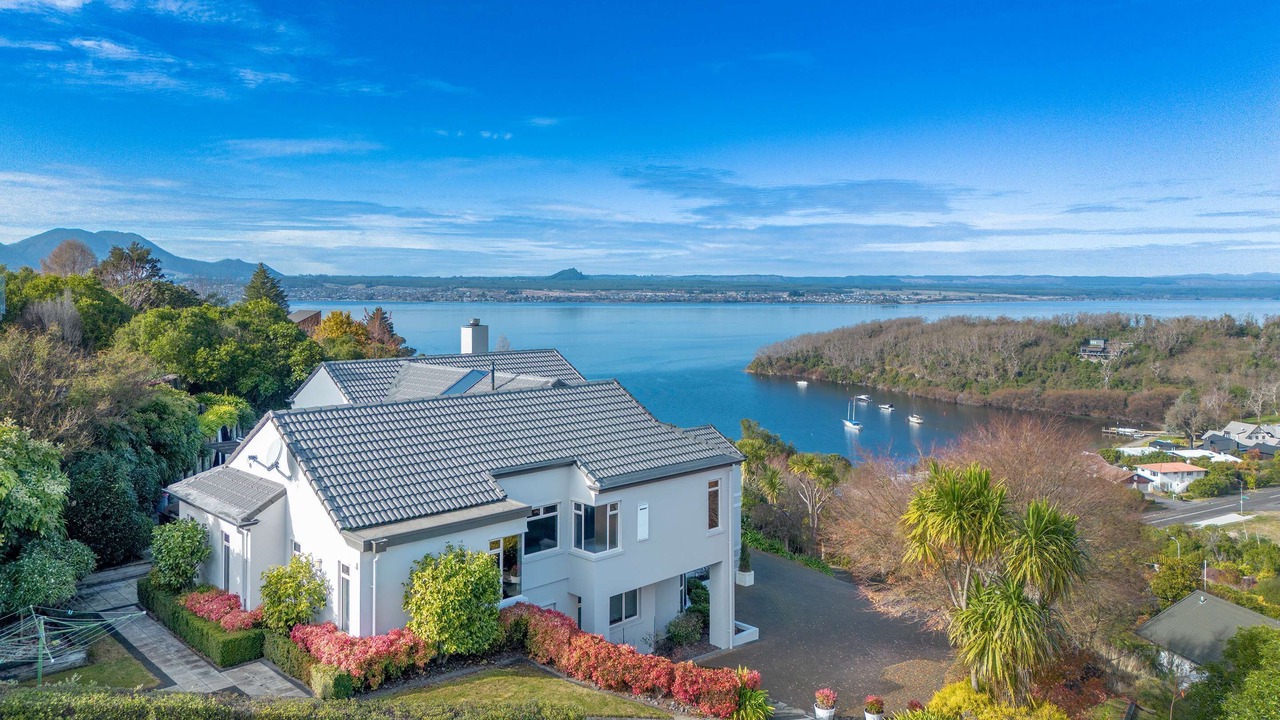 Photo of Outdoor in Acacia Bay