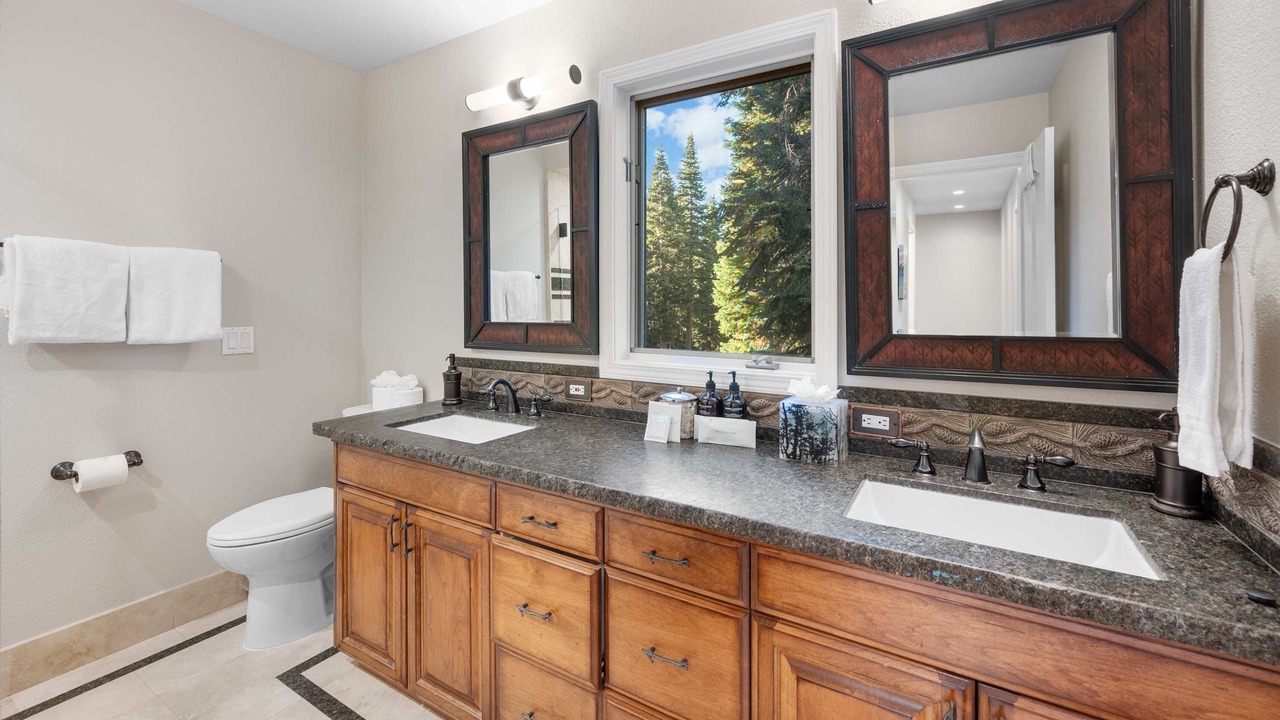 Photo of Bathroom in Kingswood Estates
