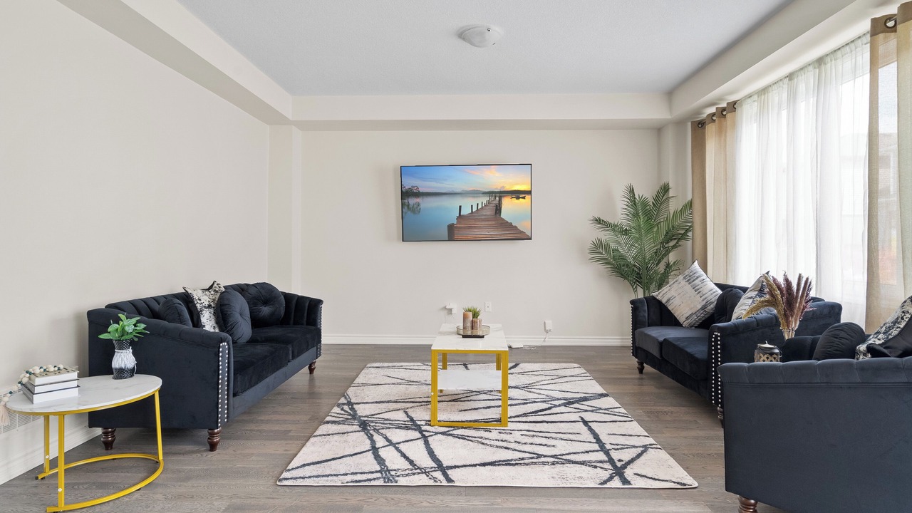 Photo of Livingroom in Thorold