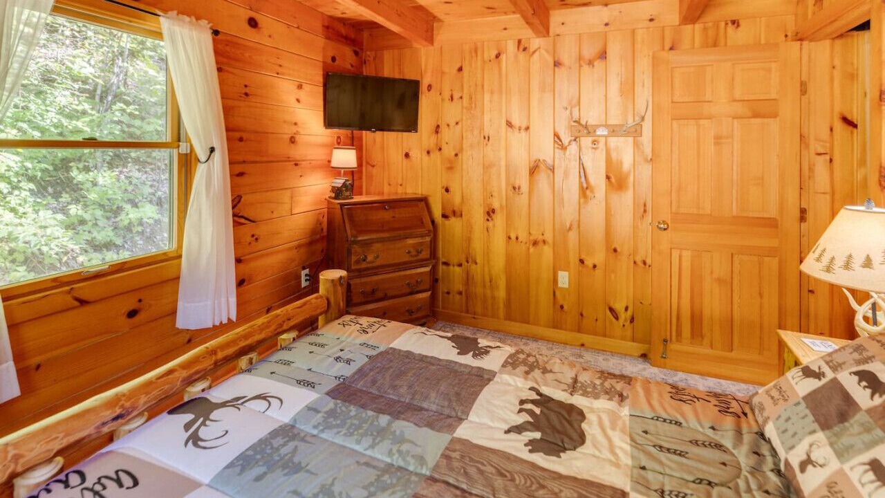 Photo of Bedroom in Campton