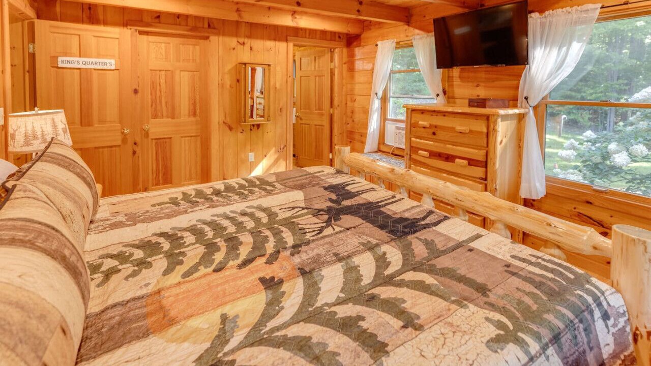 Photo of Bedroom in Campton