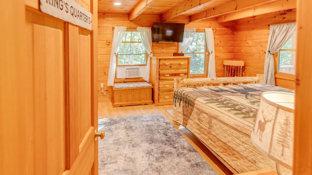 Photo of Bedroom in Campton