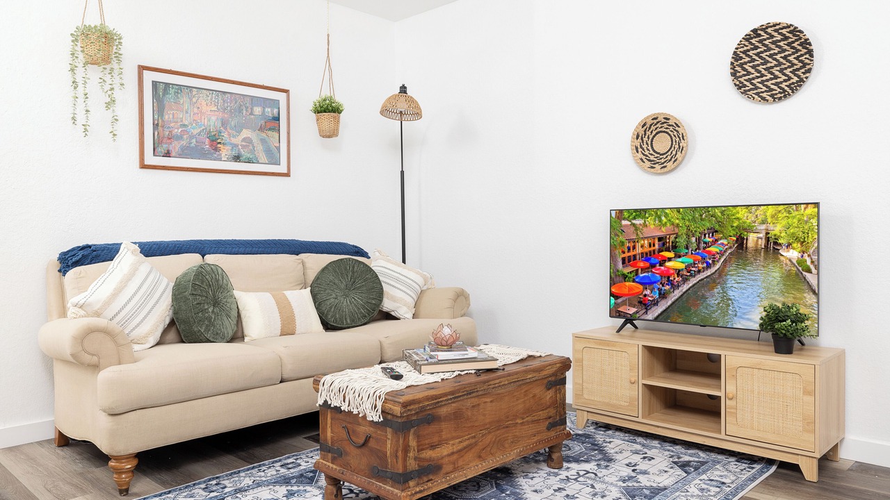 Photo of Livingroom in Mahncke Park