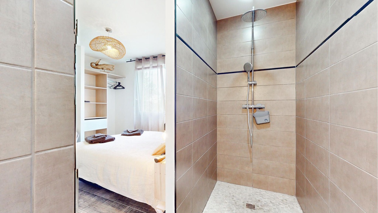 Photo of Bathroom in Angerville-l'Orcher