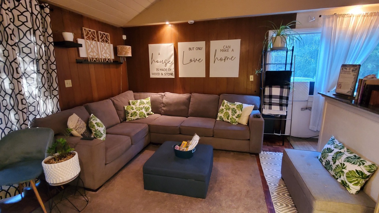 Photo of Livingroom in Arden Park Vista