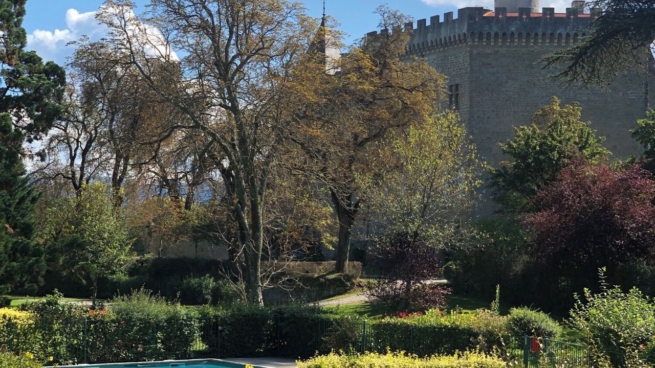 Photo of Outdoor in Leran