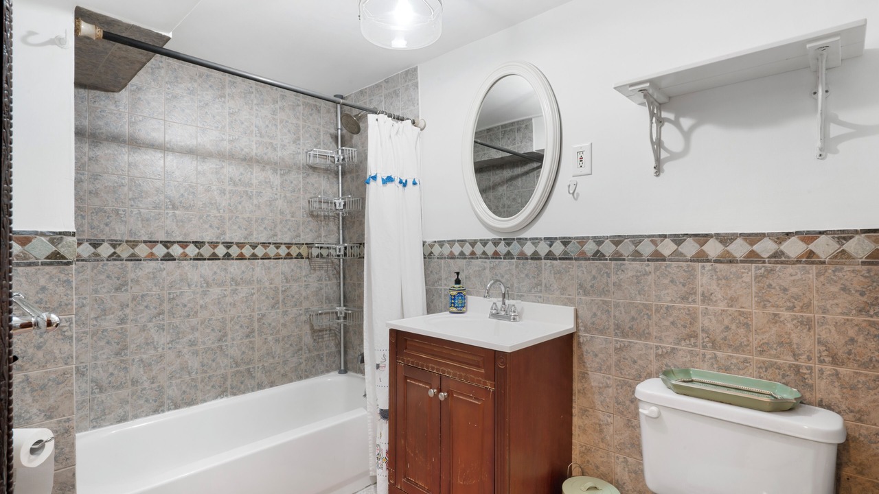Photo of Bathroom in Communipaw