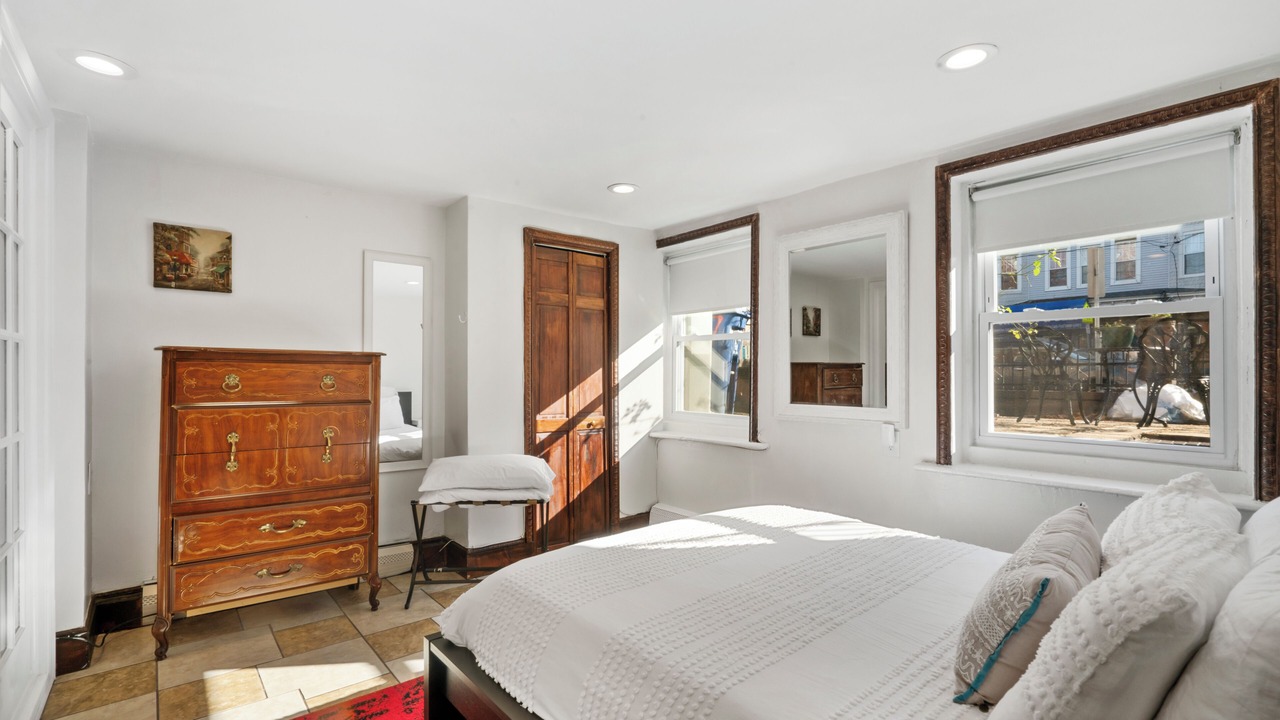 Photo of Bedroom in Communipaw