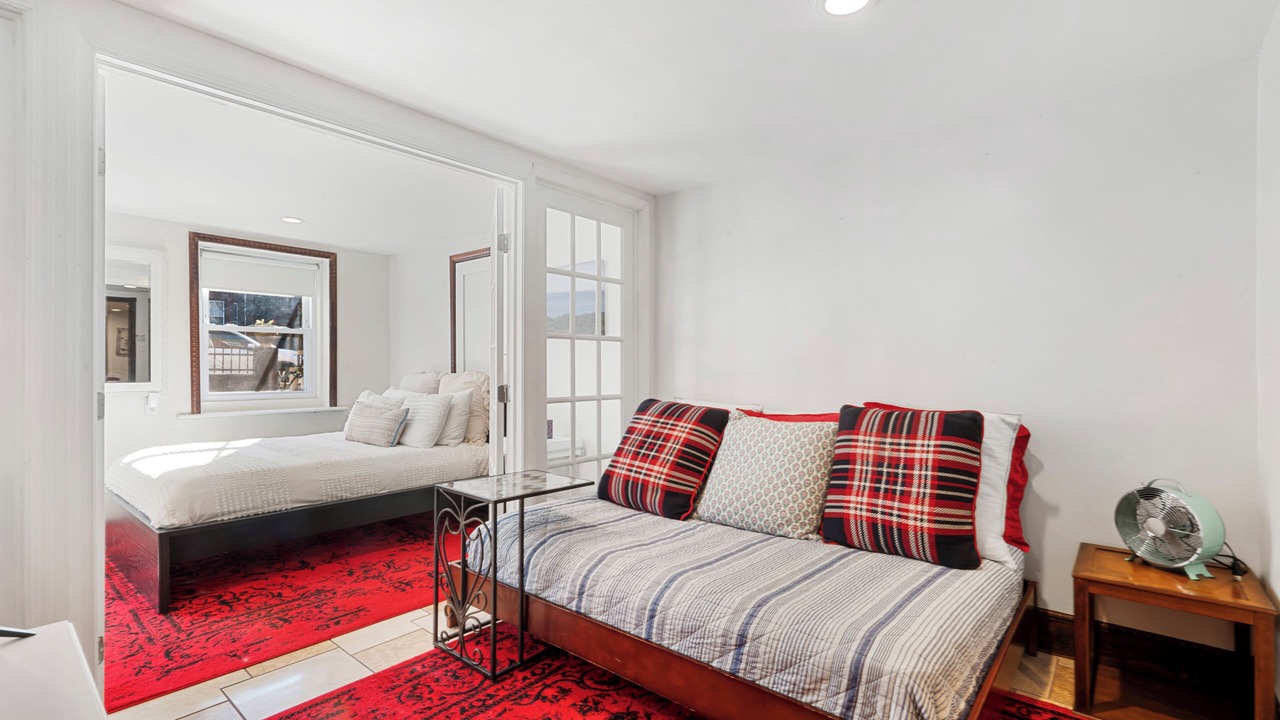 Photo of Bedroom in Communipaw