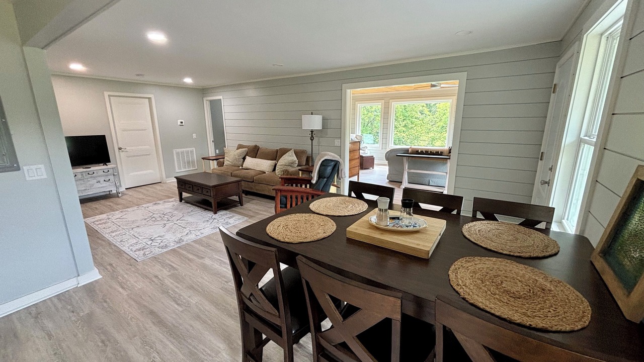 Photo of Livingroom in Cullowhee