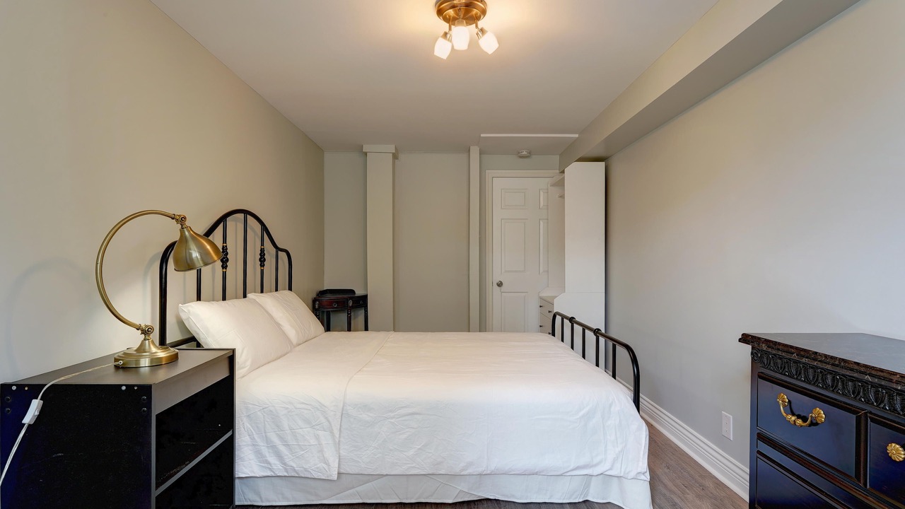 Photo of Bedroom in Laval-des-Rapides