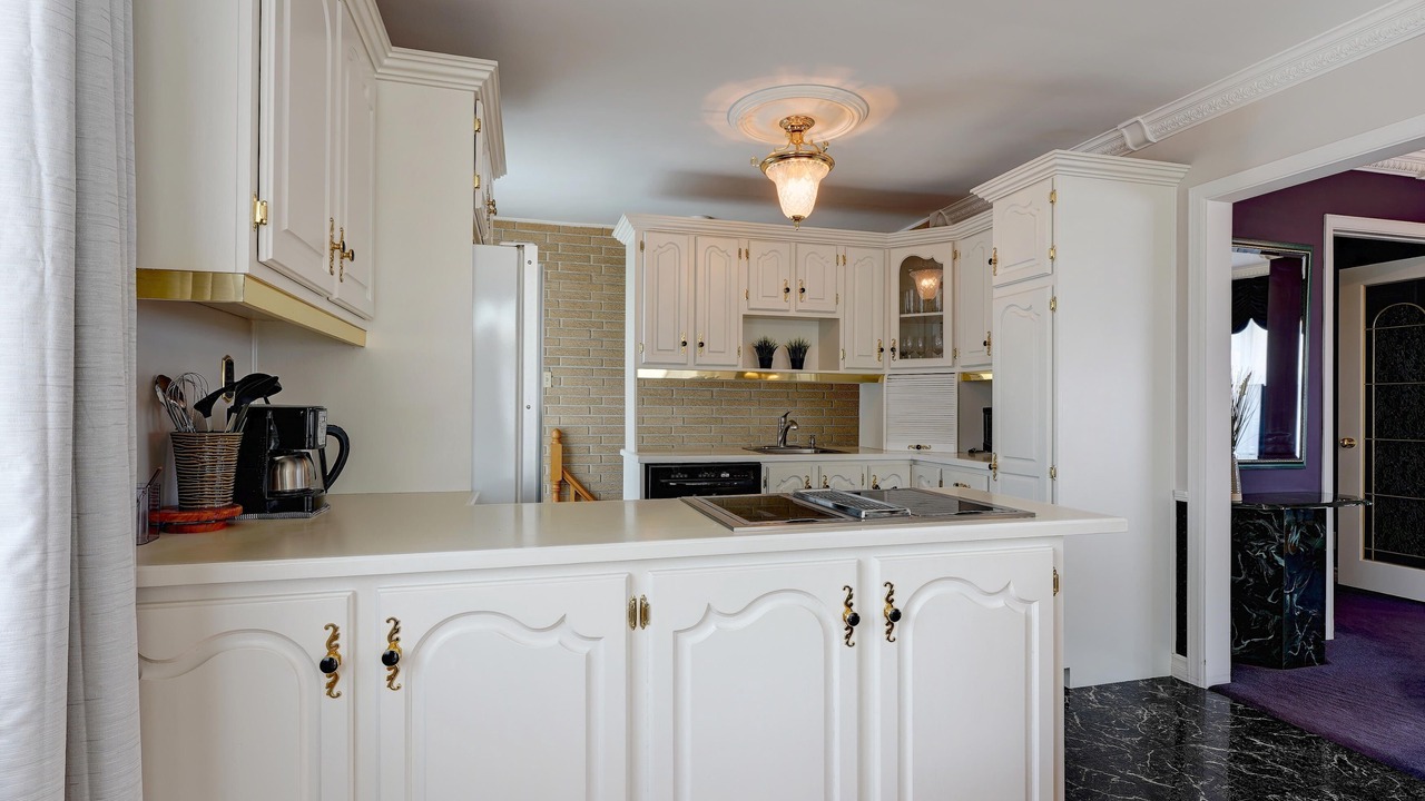 Photo of Kitchen in Laval-des-Rapides