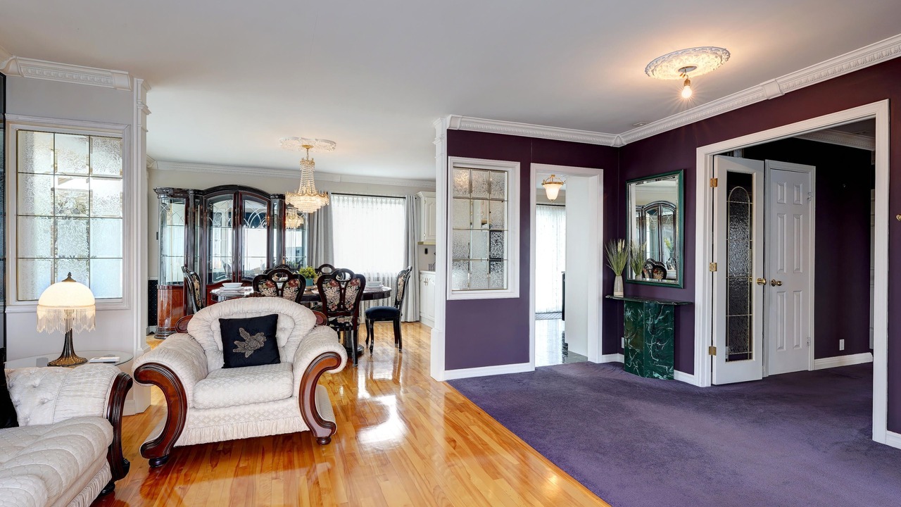 Photo of Livingroom in Laval-des-Rapides