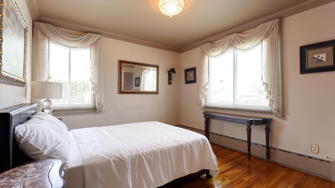 Photo of Bedroom in Laval-des-Rapides