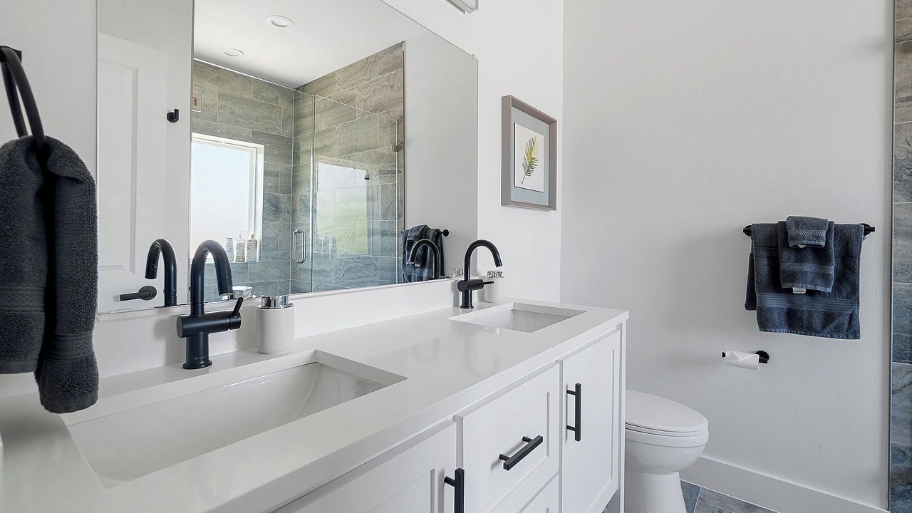 Photo of Bathroom in Oak Cliff