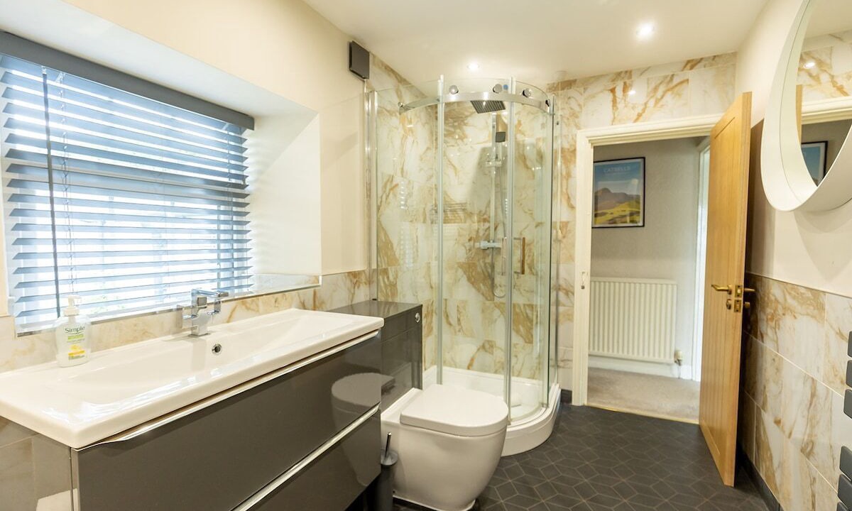 Photo of Bathroom in Cark