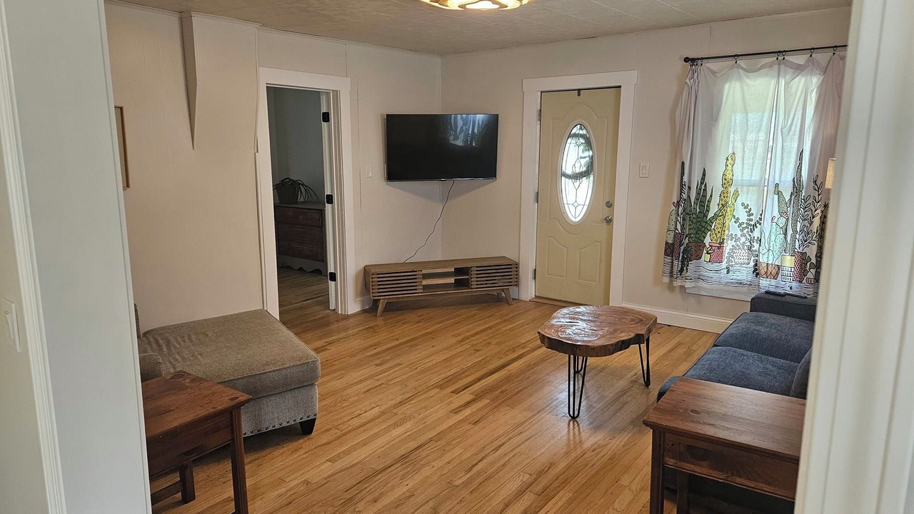 Photo of Livingroom in Mayville