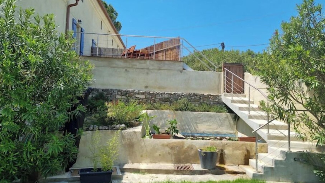 Photo of Outdoor in Saint-Julien-de-Peyrolas