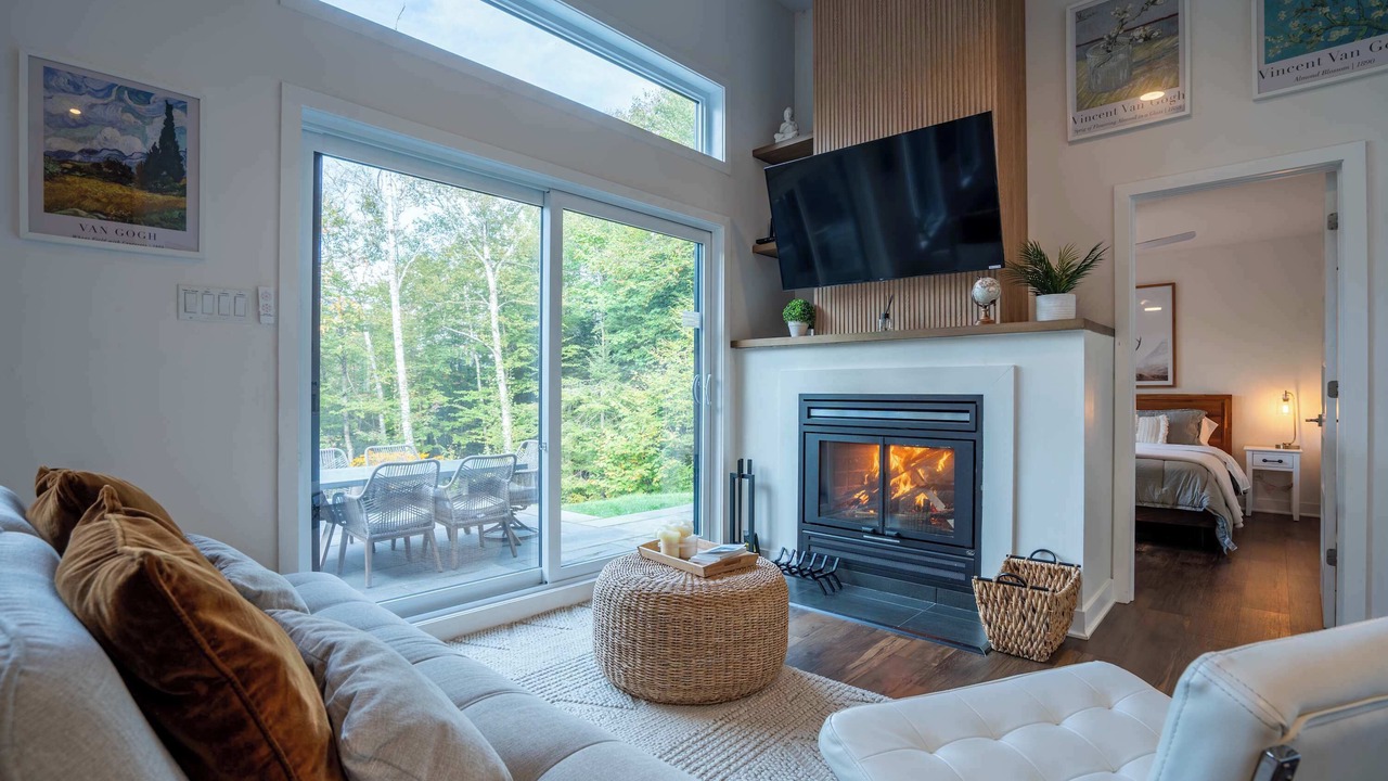 Photo of Livingroom in Chertsey