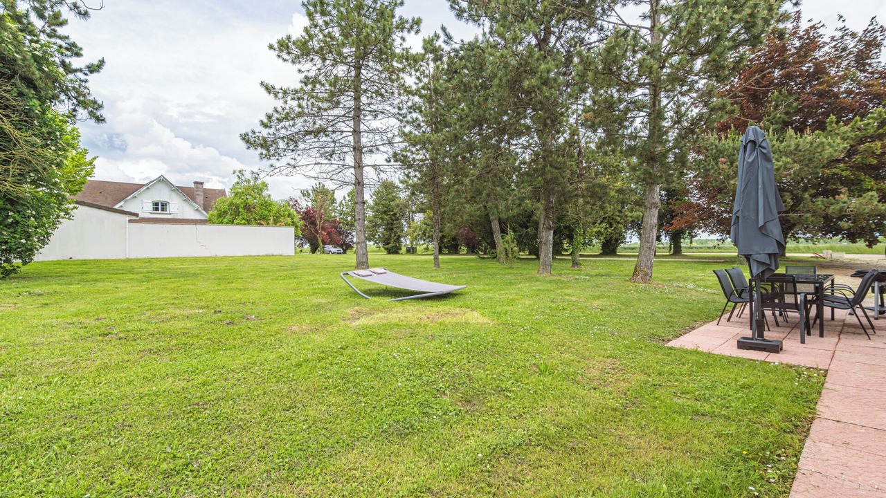 Photo of Outdoor in Athis