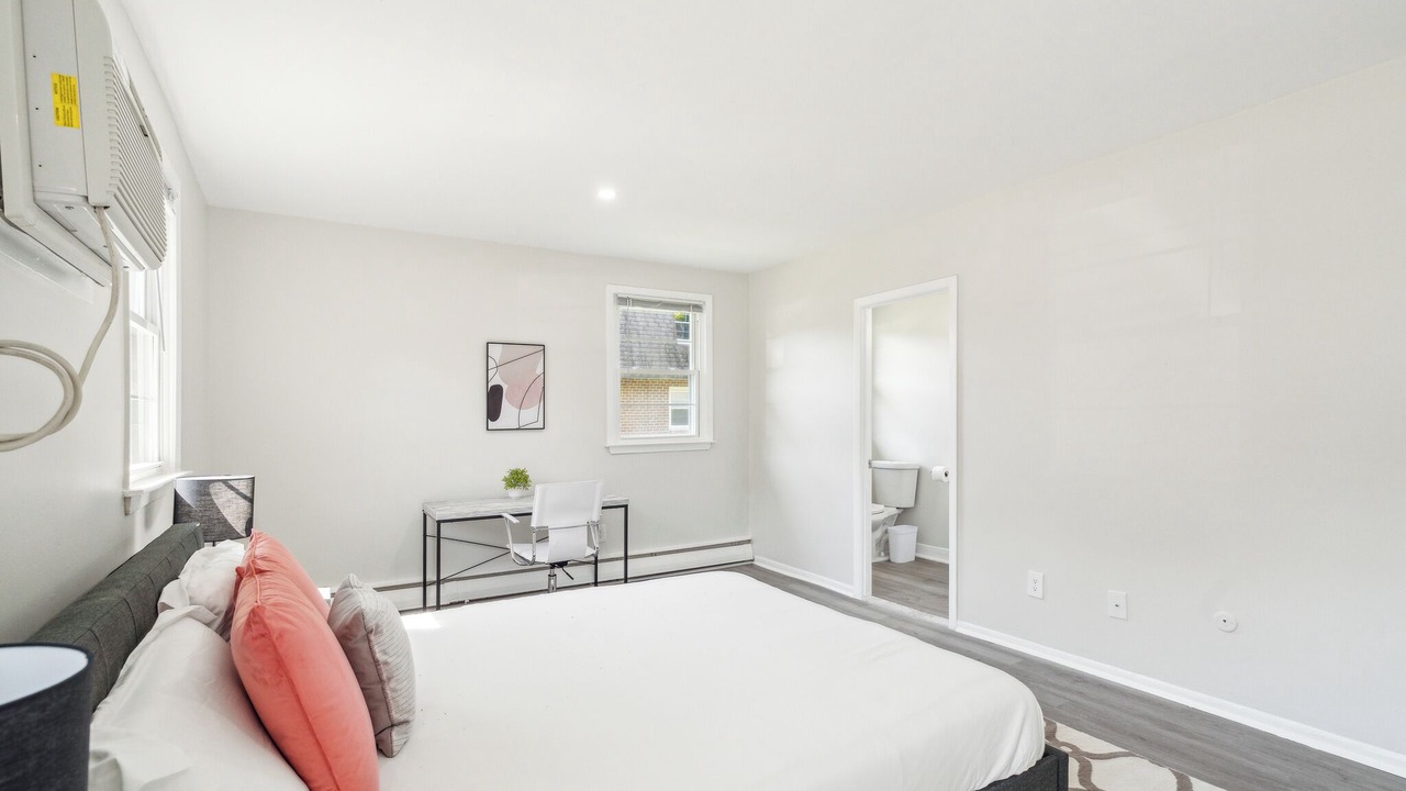 Photo of Bedroom in Newark