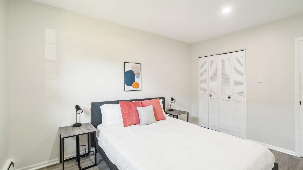 Photo of Bedroom in Newark