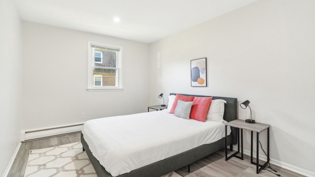 Photo of Bedroom in Newark