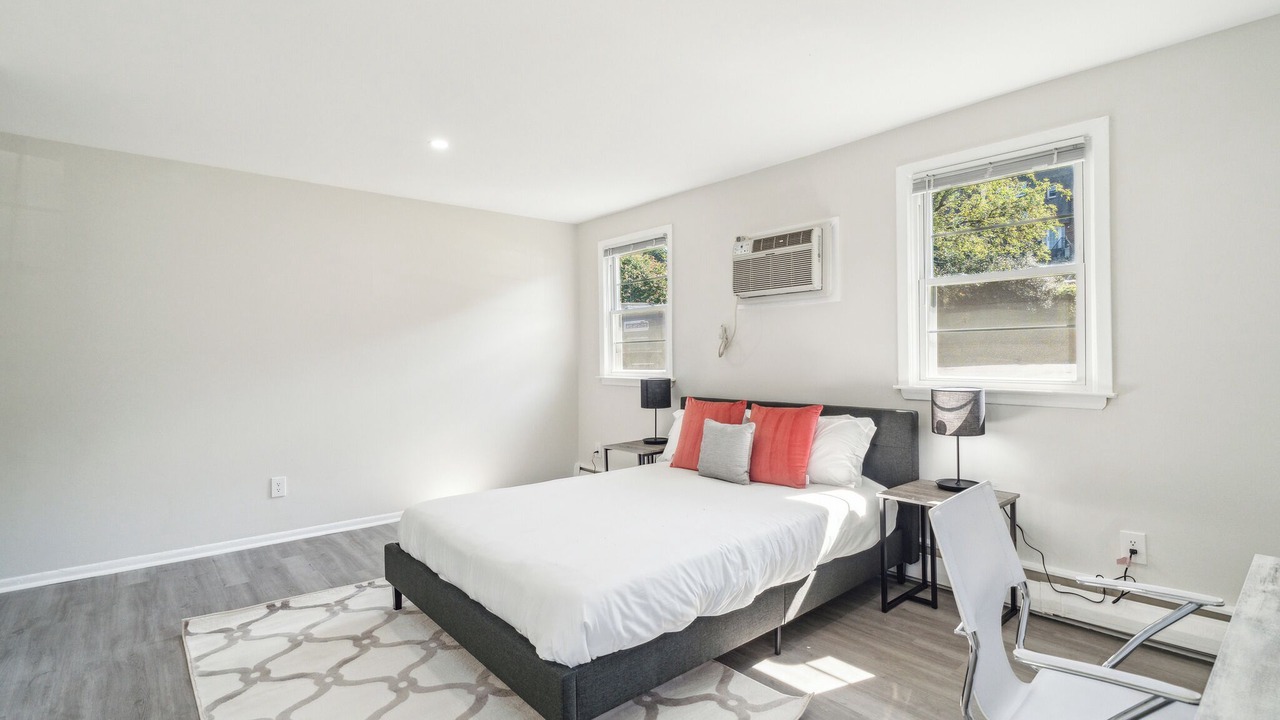 Photo of Bedroom in Newark
