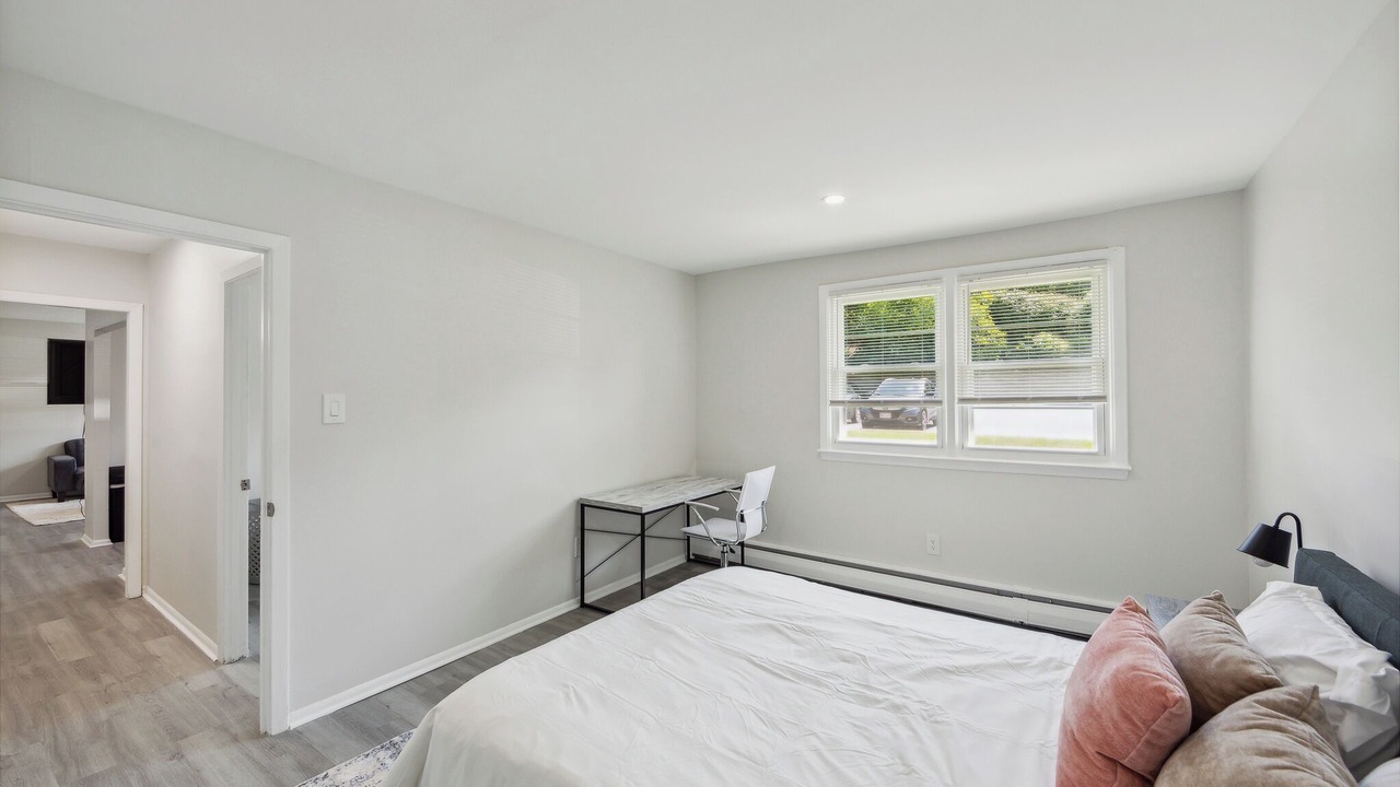Photo of Bedroom in Newark
