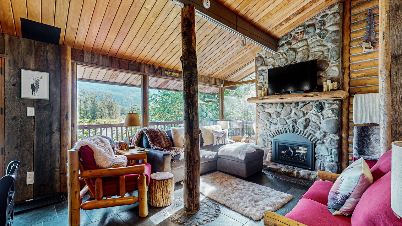 Photo of Livingroom in Gold Bar