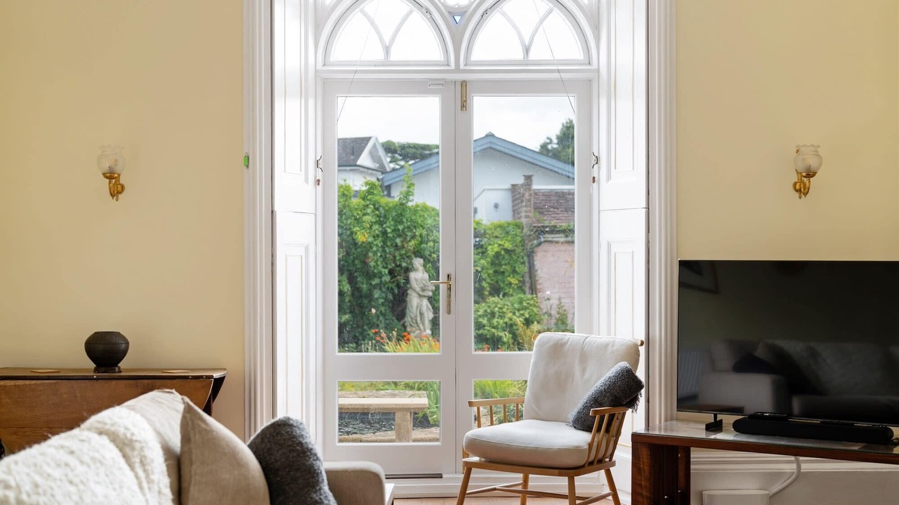 Photo of Livingroom in Exeter