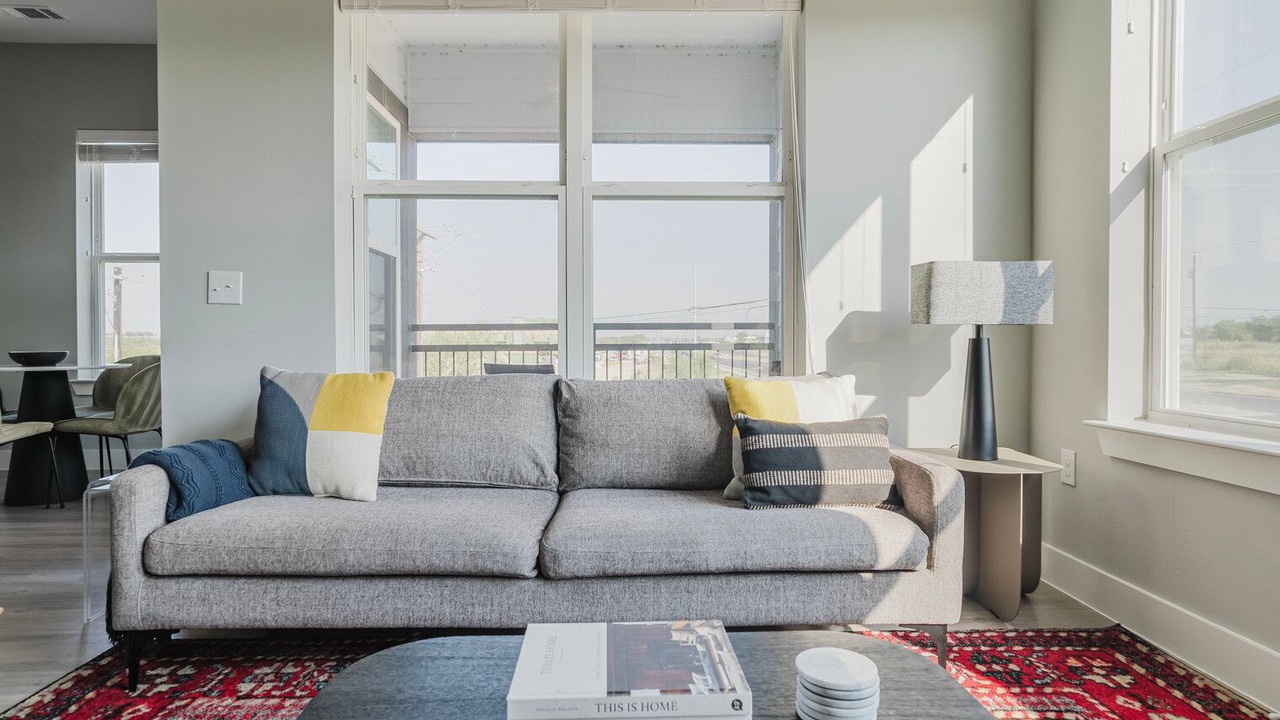 Photo of Livingroom in McNeil