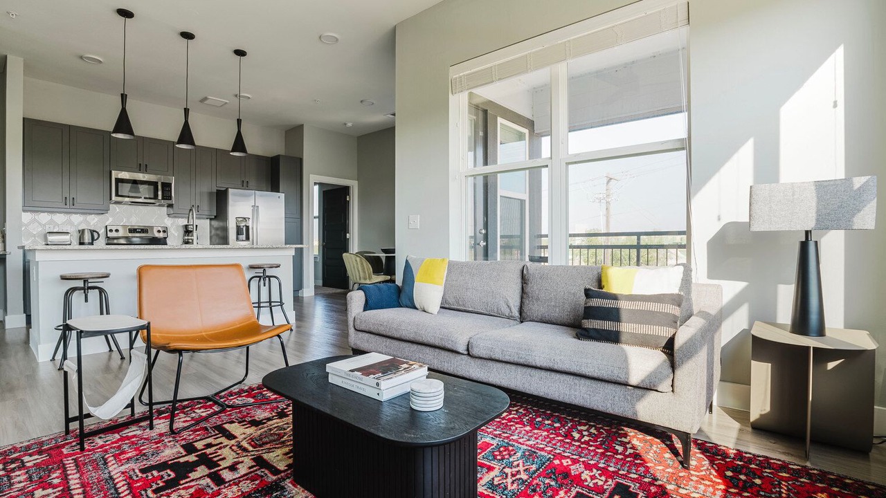 Photo of Livingroom in McNeil