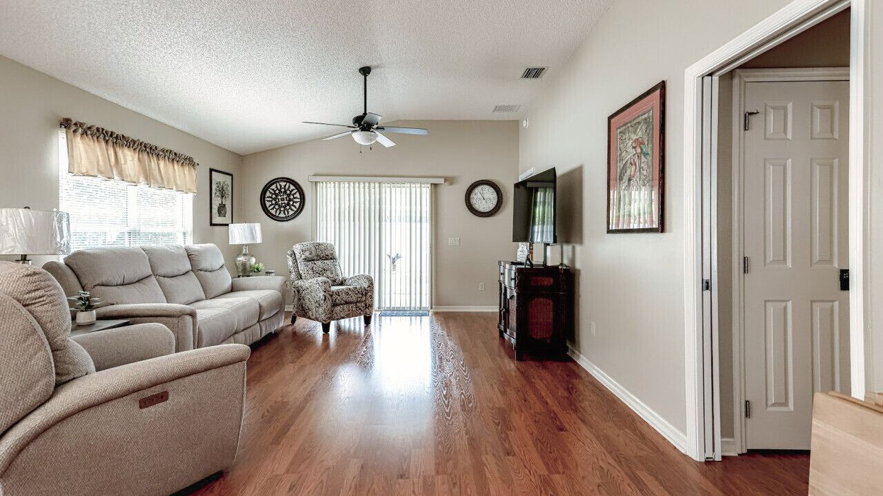 Photo of Livingroom in Virginia Trace