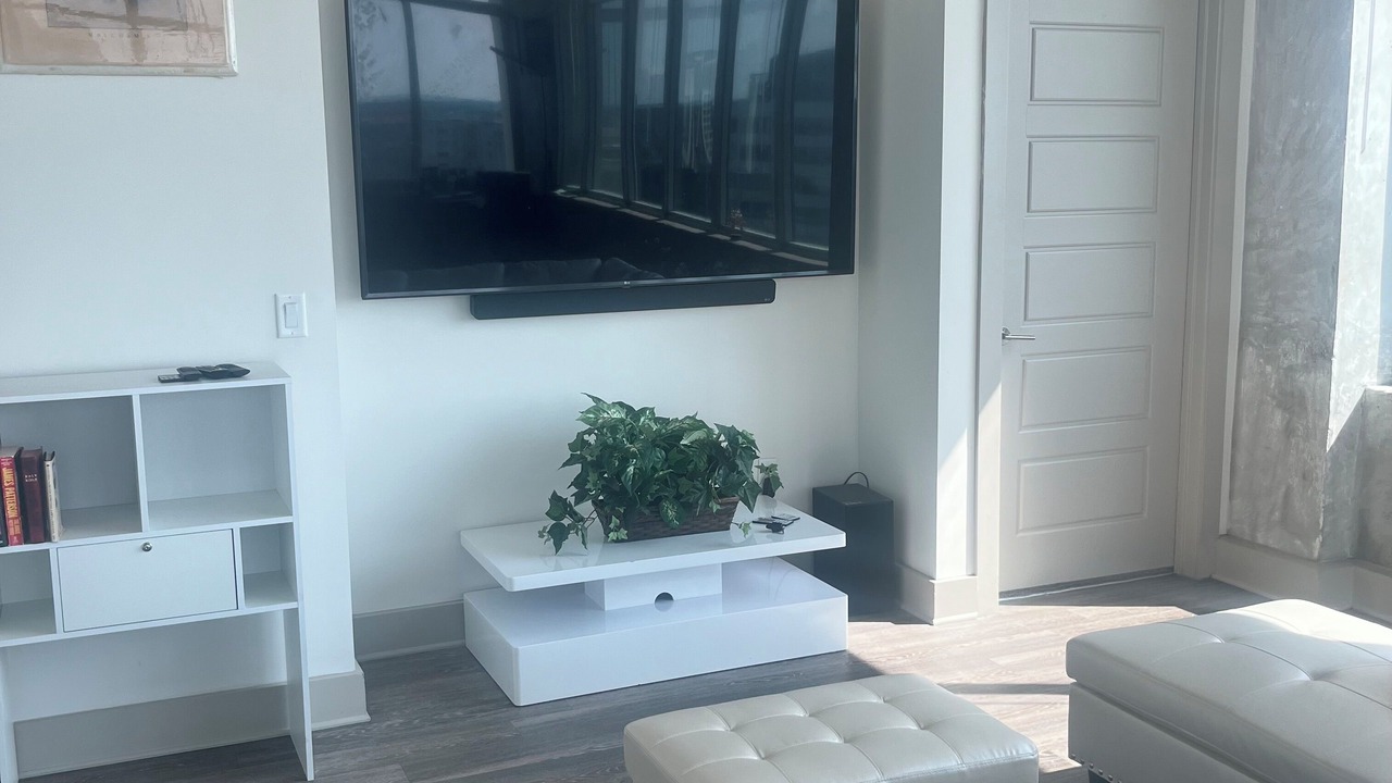 Photo of Livingroom in Peachtree Center