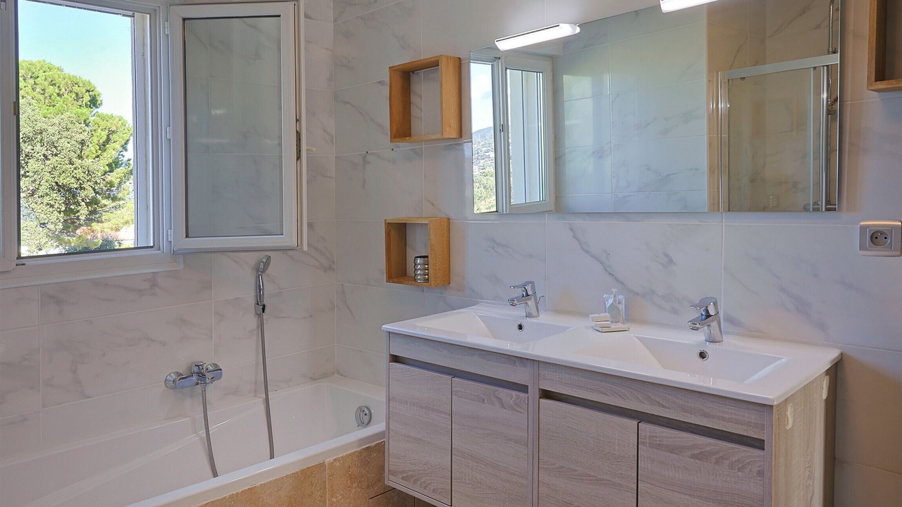 Photo of Bathroom in Furiani