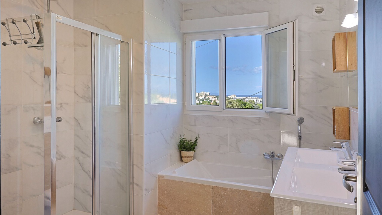 Photo of Bathroom in Furiani